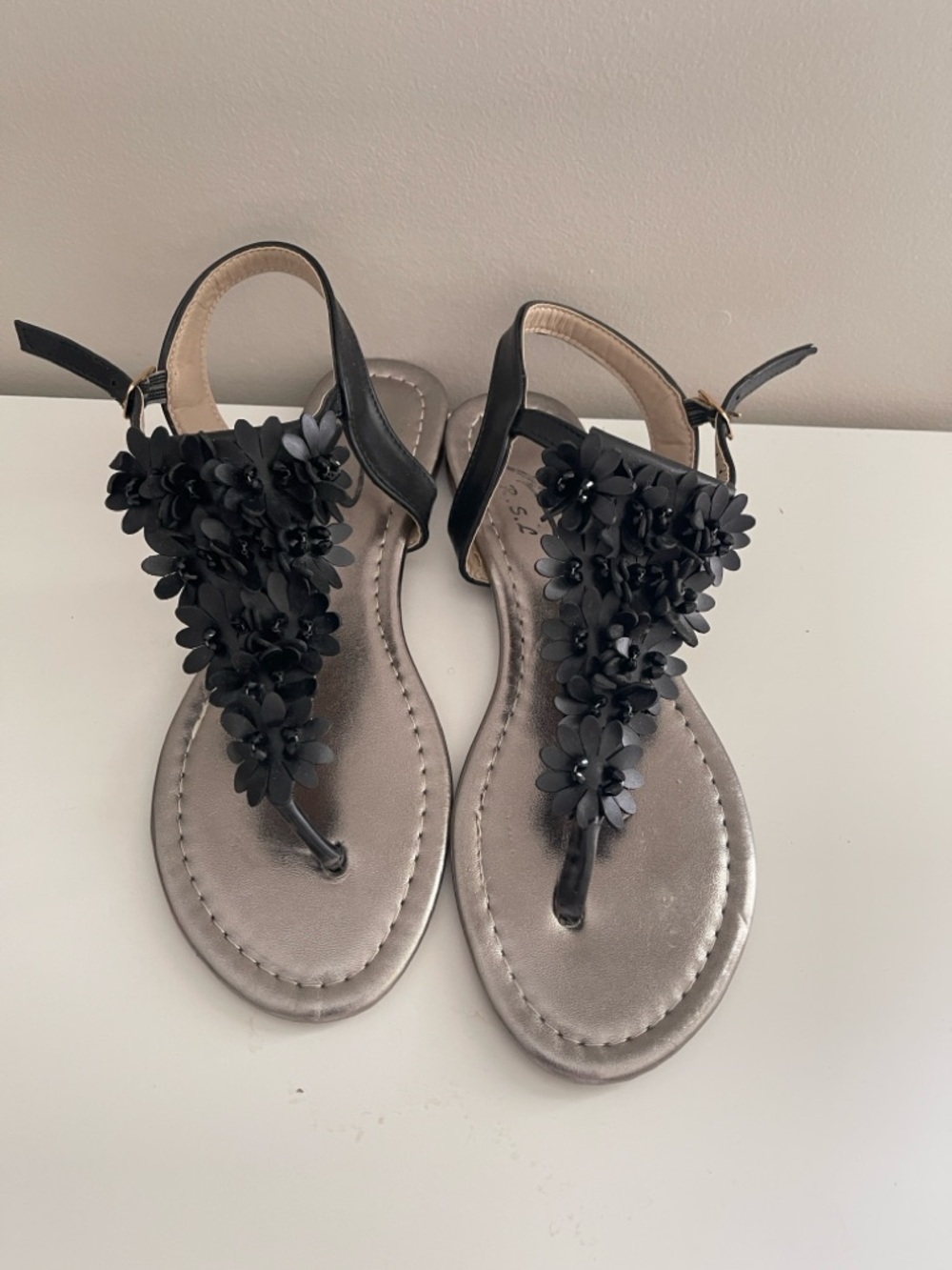 Women's Black Floral T-Strap Sandals